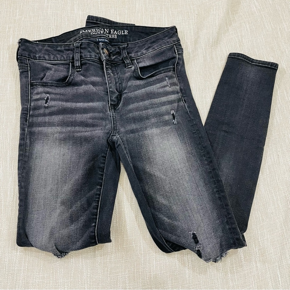 American Eagle Outfitters Black Super Stretch Ripped Jeggings Size 4